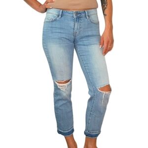 Melrose and Market Distressed Boyfriend Mid-rise Jeans Crop 25 Light Blue